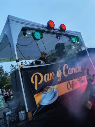 Equipo y DJ para eventos y bodas