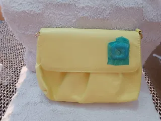 Bolso amarillo