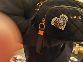 Riñonera Liu Jo negra acolchada