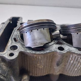 Cilindro e pistoni Yamaha TMAX 500 01-03