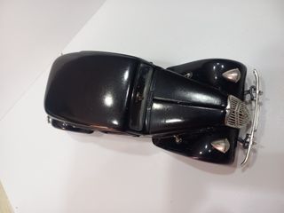 Bburago Citroen T.A 15 cv 1/24