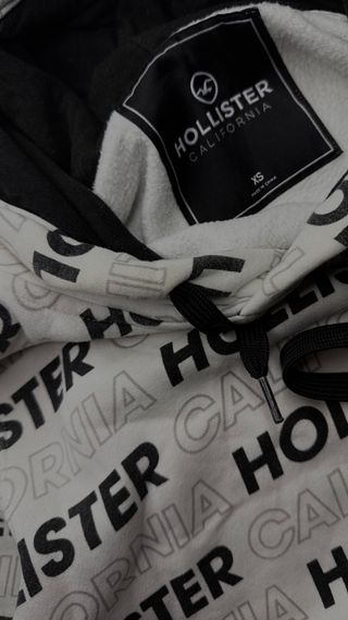 Sudadera Hollister Blanca y Negra