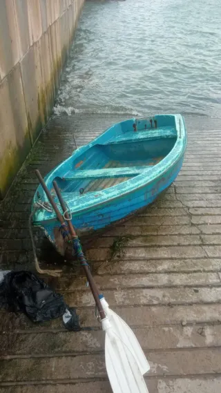 Patera auxiliar azul