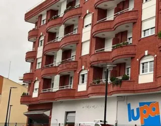 Parcela de garaje cerrada