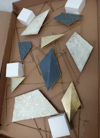 Estructura de pared geométrica metal