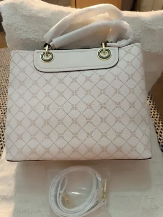 Bolso blanco y dorado con estampado