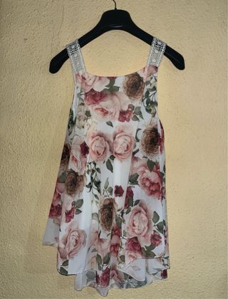 Blusa floral con tirantes de encaje