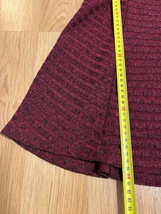 Vestido burdeos y negro de manga larga