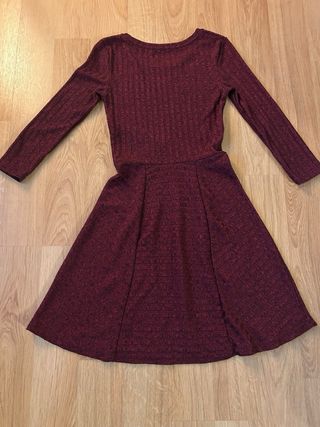 Vestido burdeos y negro de manga larga