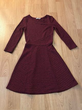 Vestido burdeos y negro de manga larga