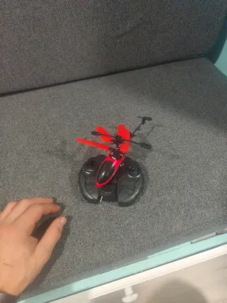 Mini helicóptero RC con control