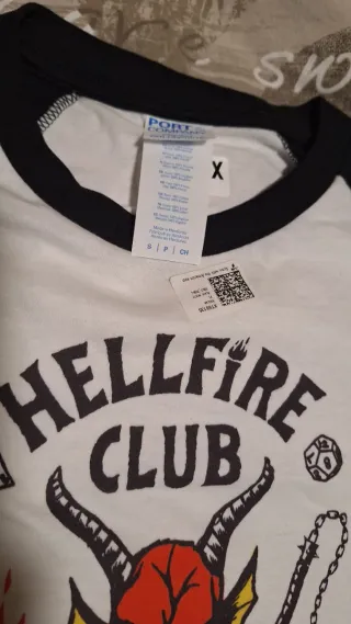 Camiseta Stranger Things Hellfire. Talla S Hombre