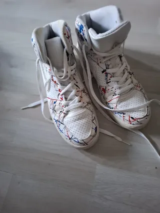 Nike Bambas Blancas con Pintura Multicolor