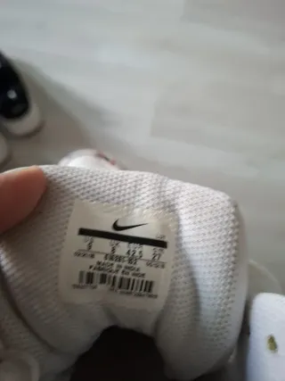 Nike Bambas Blancas con Pintura Multicolor