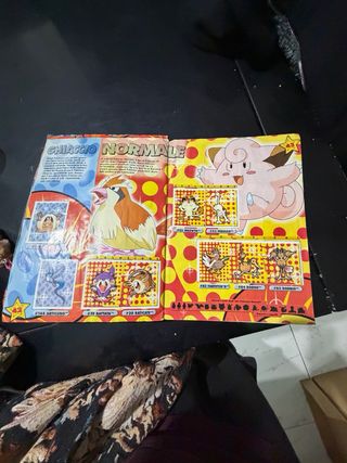 Album Pokemon con figurine