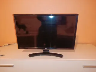 TV LG 24" LED – Full HD & Smart Tv