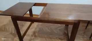 Mesa de comedor extensible de madera