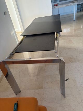 Set da Pranzo in Acciaio Inox e Vetro Temperato