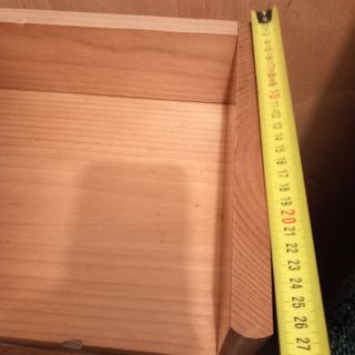 Estantería de madera de pino