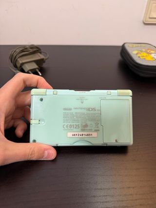 Nintendo DS Lite Azul + TT DS + Cargador + Funda