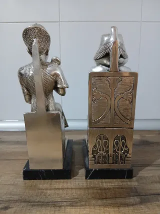 Pareja Faraones Bañados en Plata Fina