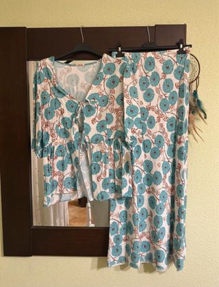 Conjunto falda y blusa estampado floral