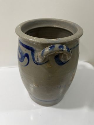 Jarrón antiguo de cerámica azul y gris