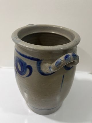 Jarrón antiguo de cerámica azul y gris