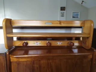 Estantería perchero madera pino pintada