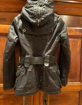 Giubbotto tecnico Guess nero con cintura
