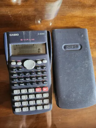 Calculadora Casio fx-82MS