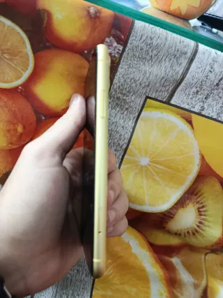 iPhone 11 Apple