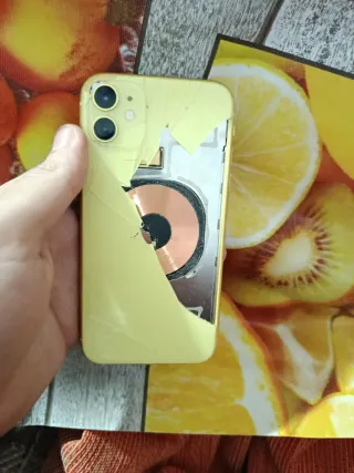 iPhone 11 Apple