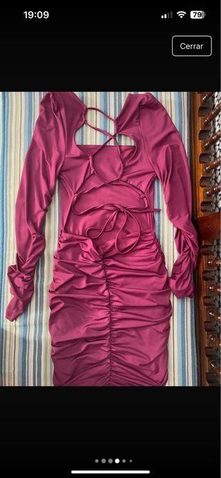 Vestido morado ajustado manga larga