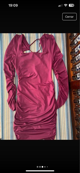 Vestido morado ajustado manga larga