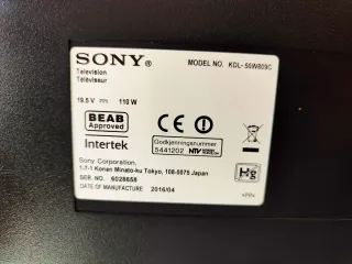 TV Sony Bravia 4K con mando