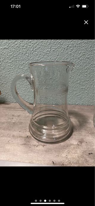 Jarras de cristal transparentes