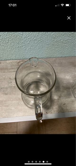 Jarras de cristal transparentes