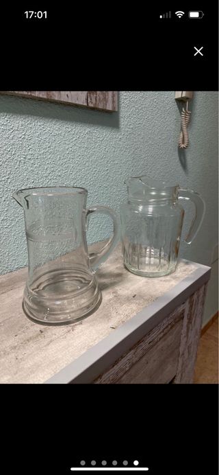 Jarras de cristal transparentes