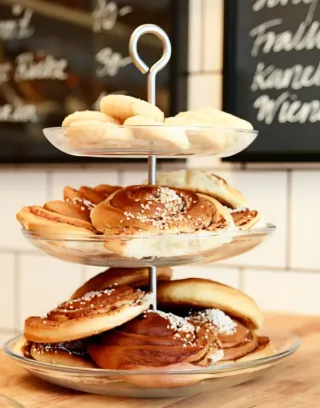 Frutero 3 pisos vidrio y acero inoxidable