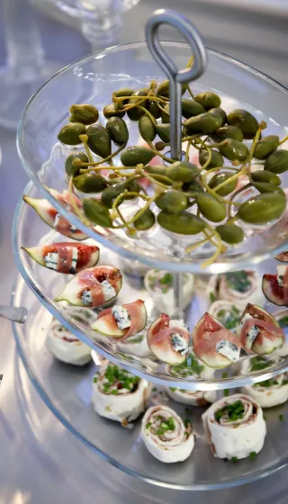 Frutero 3 pisos vidrio y acero inoxidable