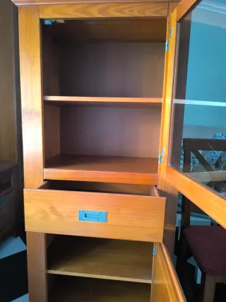 Mueble auxiliar salón madera y cristal