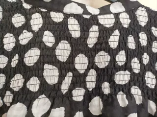 Camisa Ann Taylor lunares blanco y negro