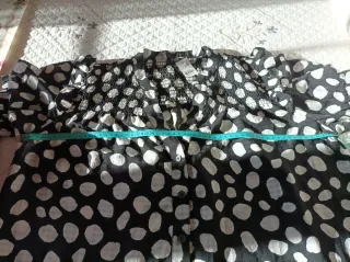 Camisa Ann Taylor lunares blanco y negro