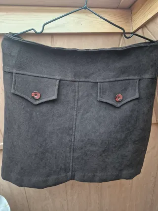 Traje chaqueta y falda marrón