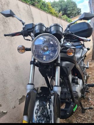Daelim Roadwin 125 cc Moto