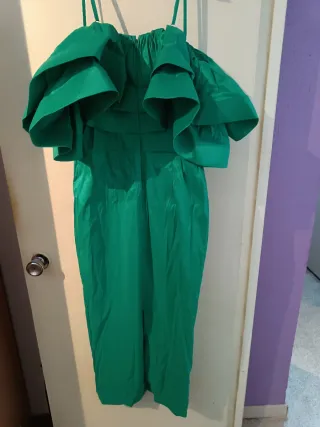 Vestido verde con volantes