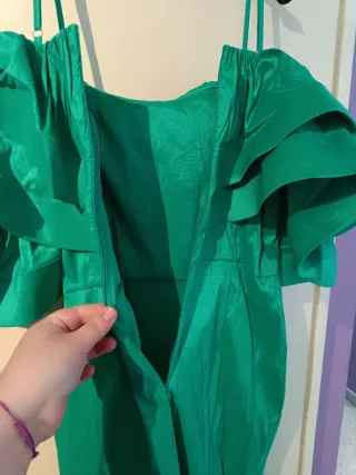 Vestido verde con volantes
