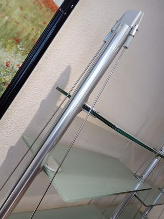 Estantería cristal y madera