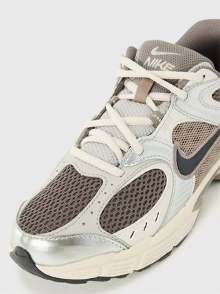 Nike V5 Beige/Plata